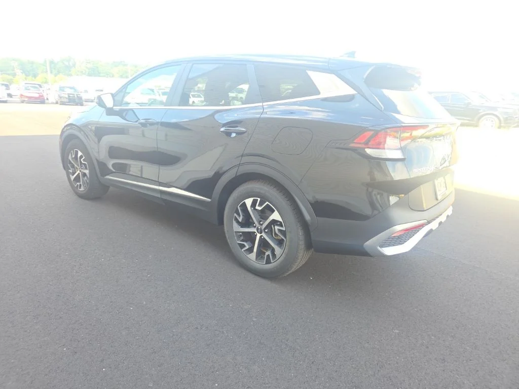 Used 2023 Black Kia EX image 5