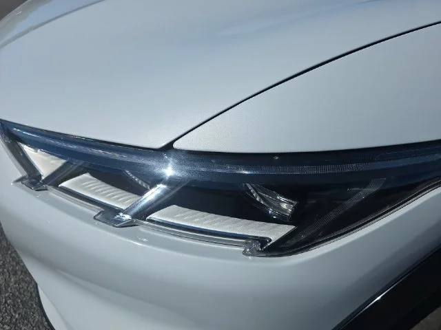 Used 2023 White Ford Premium image 33