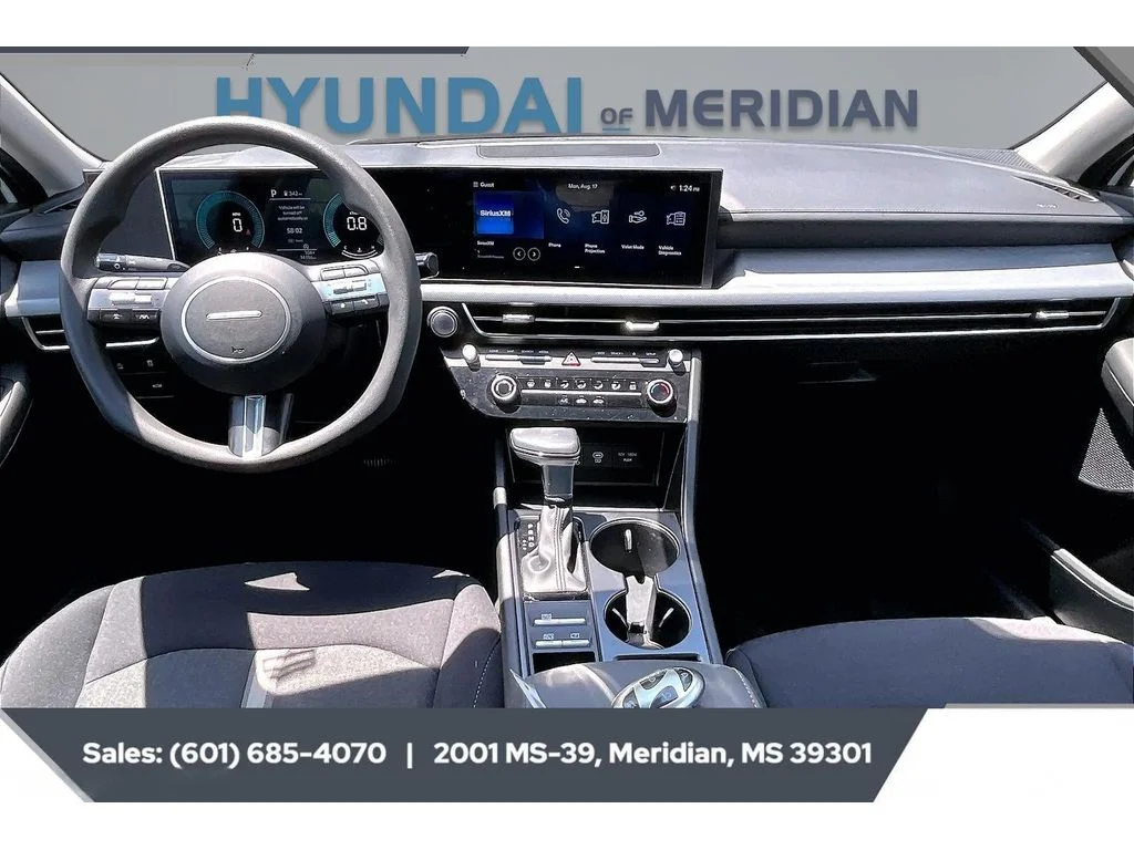 Used 2025 Serenity White Hyundai SE image 13