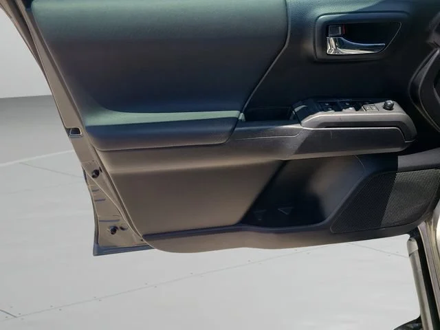 Used 2020 Gray Toyota SR5 image 15