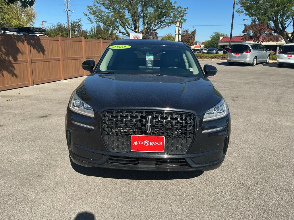 Used 2025 Infinite Black Metallic Clearcoat Lincoln Reserve image 2