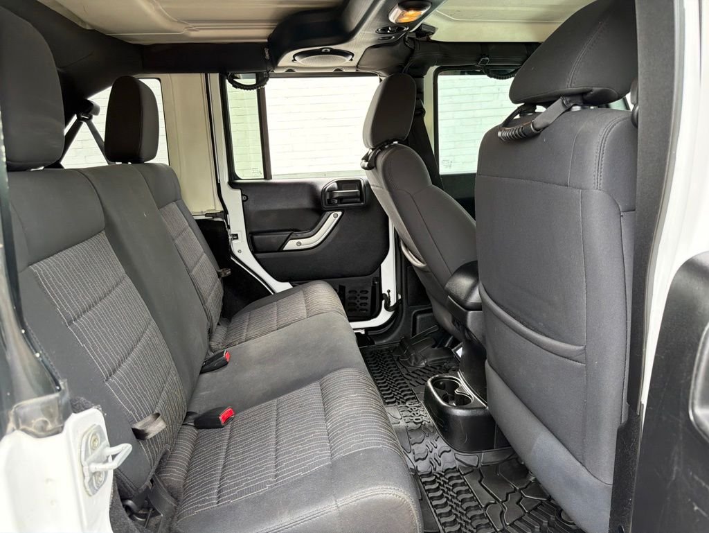 2011 Jeep Wrangler Unlimited Rubicon - Photo 9