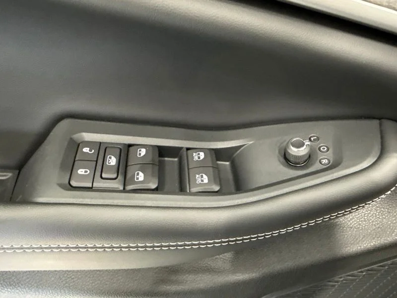 New 2026 Baltic Gray Metallic Clearcoat Jeep Altitude image 22