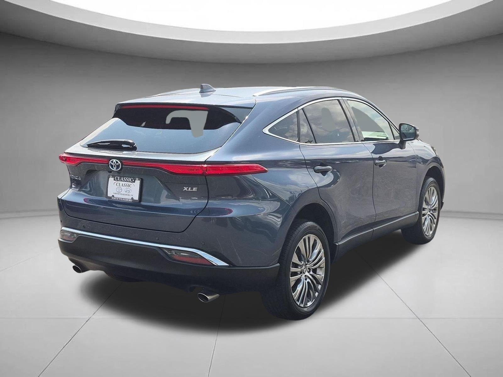 Used 2024 Coastal Gray Metallic Toyota XLE image 5