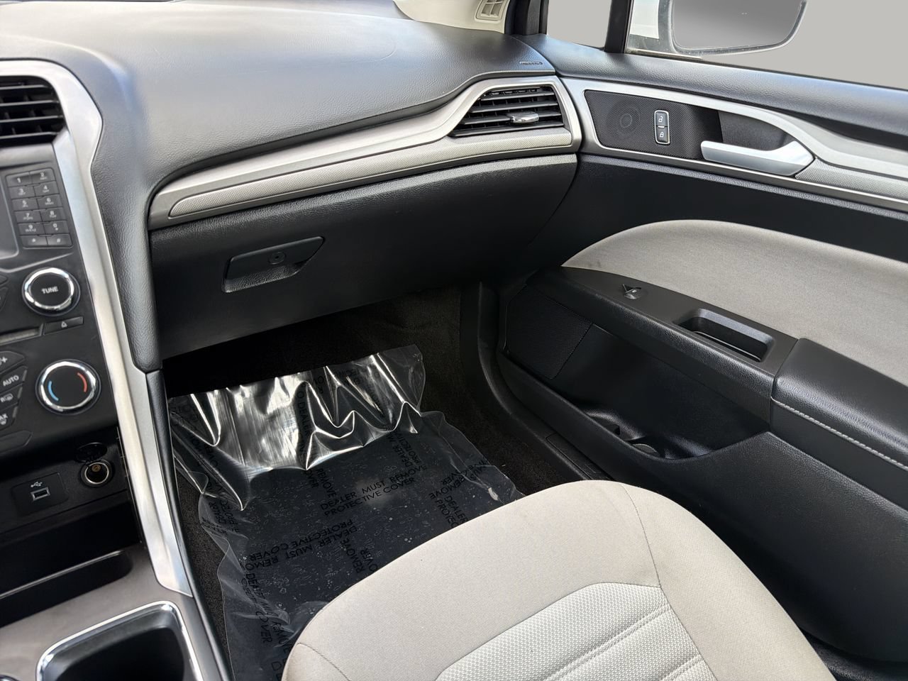 Used 2018 Oxford White Ford S image 15