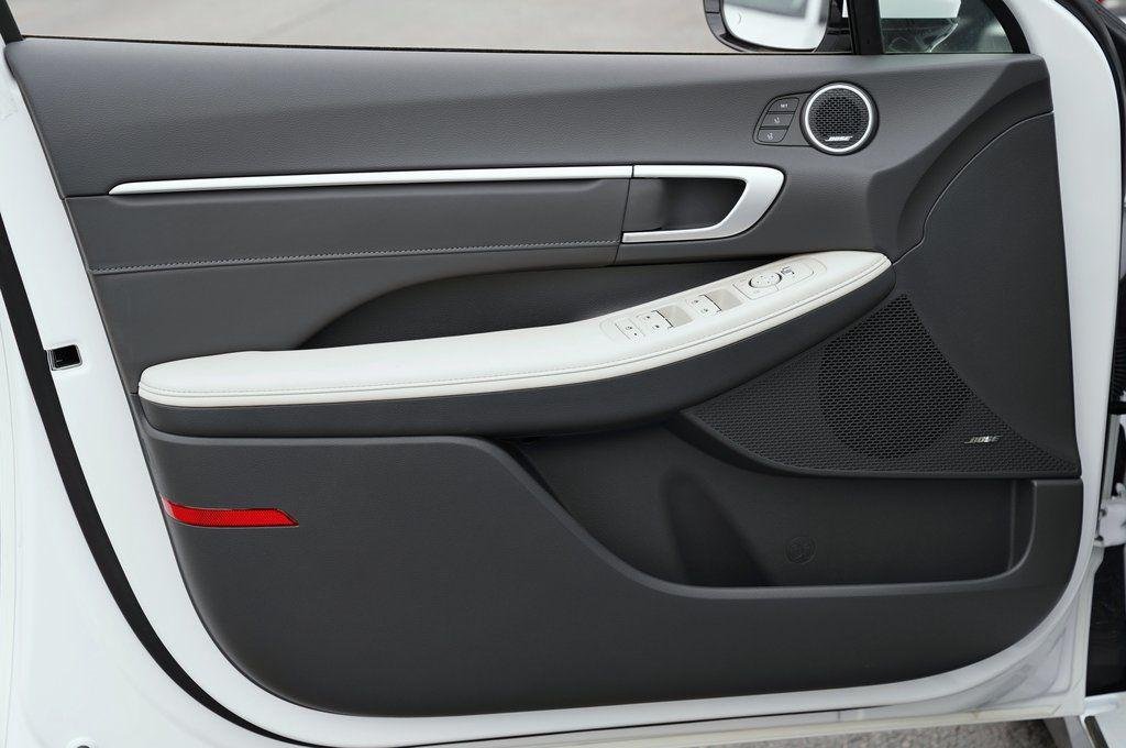 2025 Hyundai Sonata Hybrid Limited - Photo 9