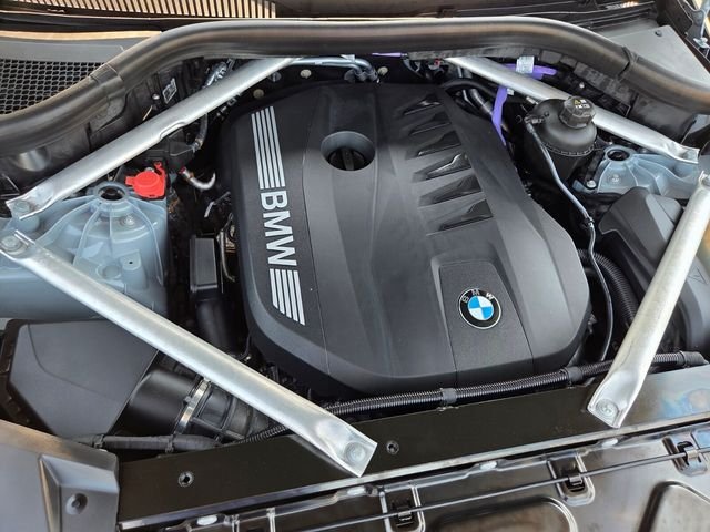 Used 2024 Gray BMW xDrive40i image 21