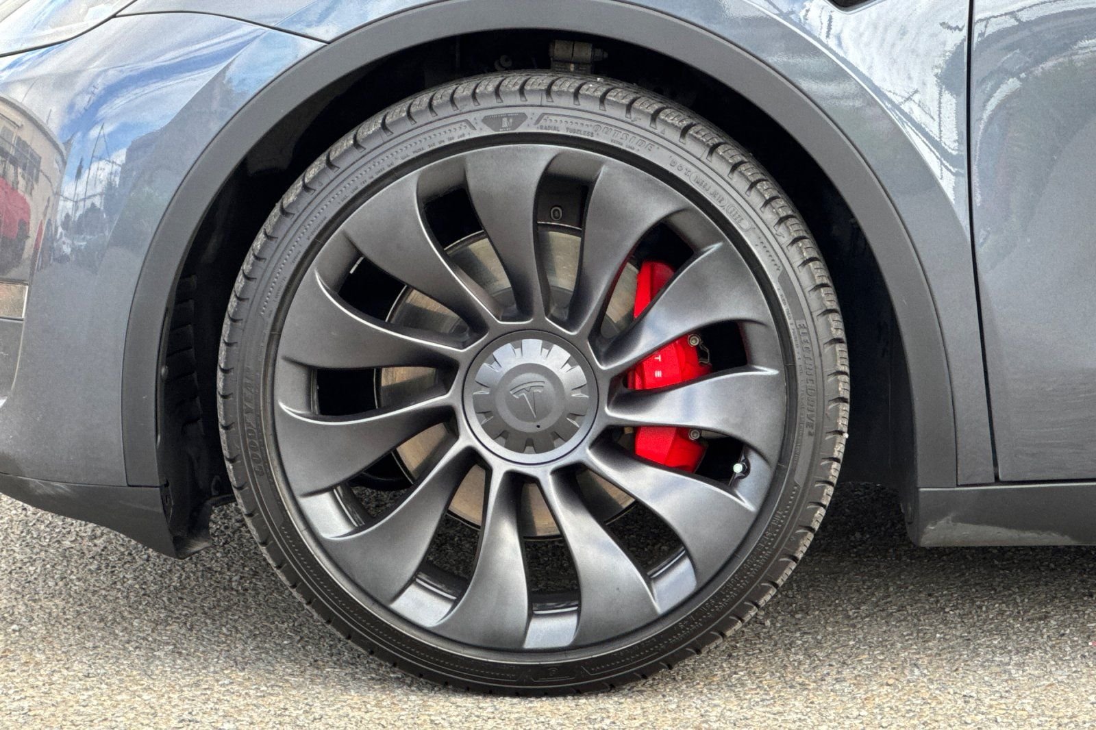 Used 2023 Midnight Silver Metallic Tesla Performance image 31