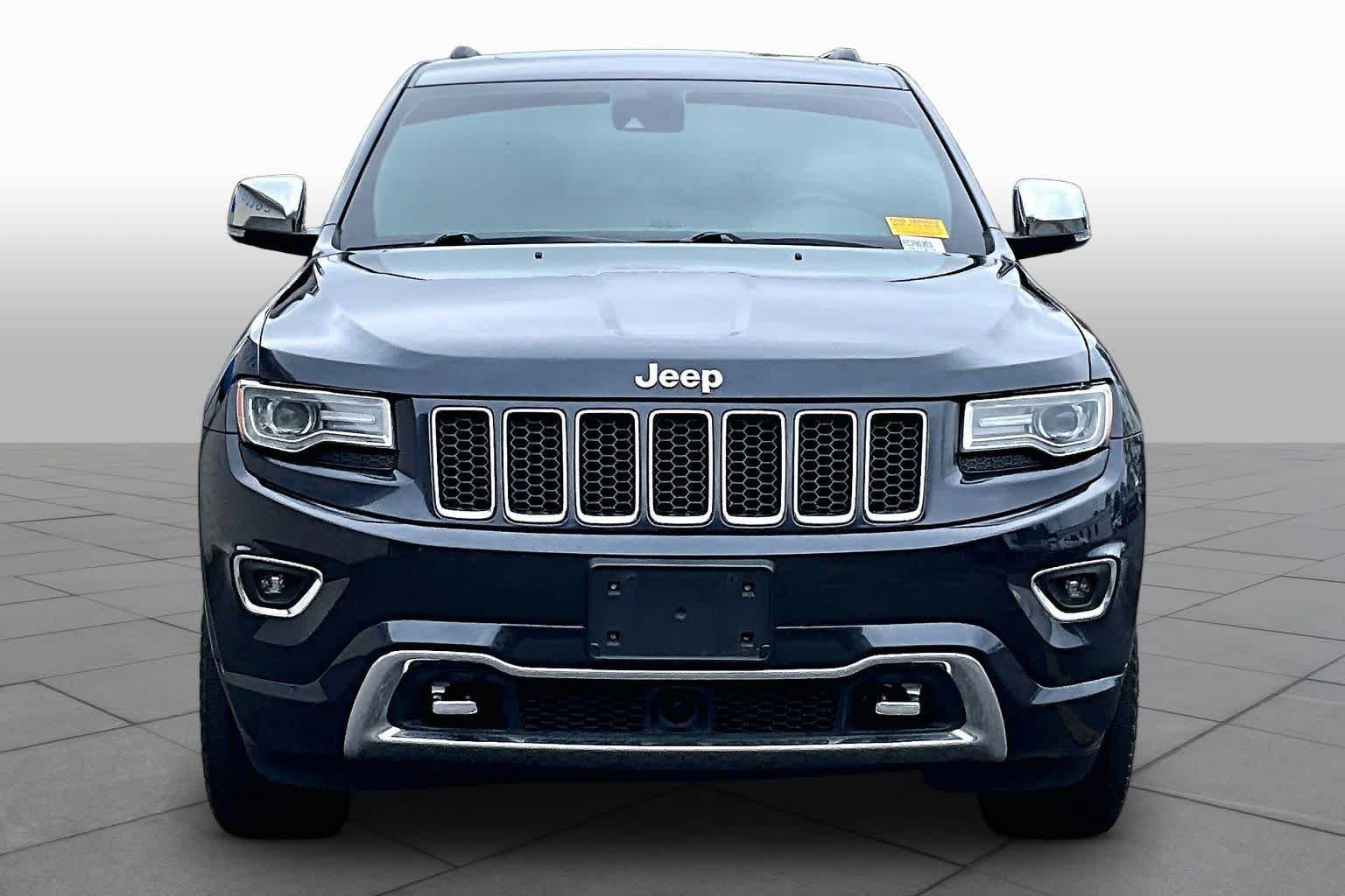 Used 2014 Maximum Steel Metallic Clearcoat Jeep Overland image 3