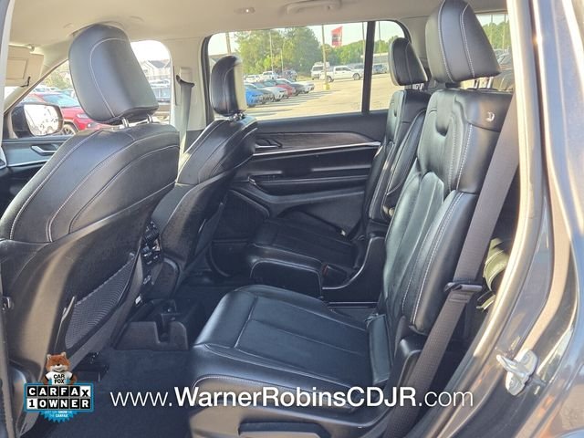 Used 2023 Gray Jeep Limited image 6