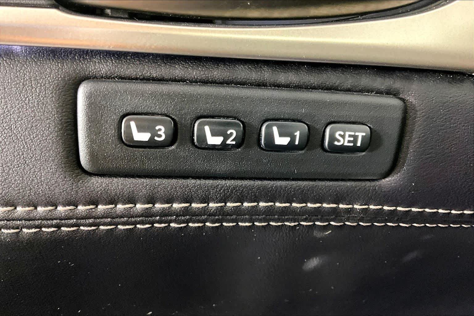 Used 2016 Nebula Gray Pearl Lexus  image 33