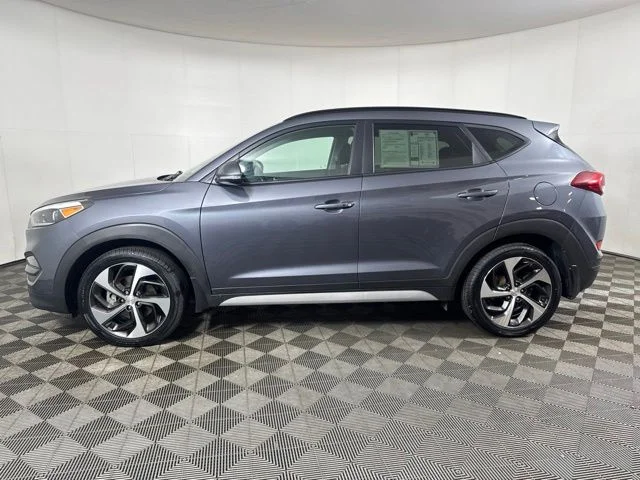 Used 2018 Gray Hyundai Value image 7