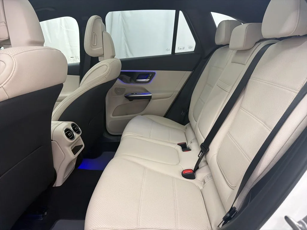 Used 2026 White Mercedes-Benz GLC 300 image 19