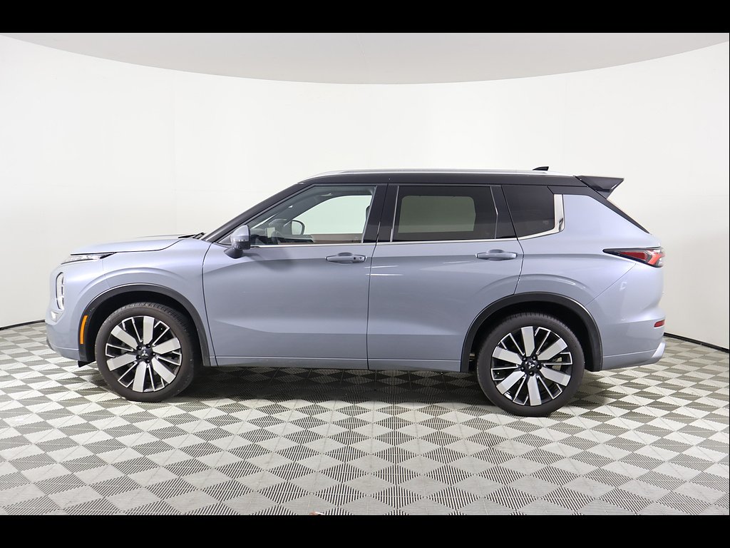 Used 2026 Alloy Silver Metallic Mitsubishi SEL image 3