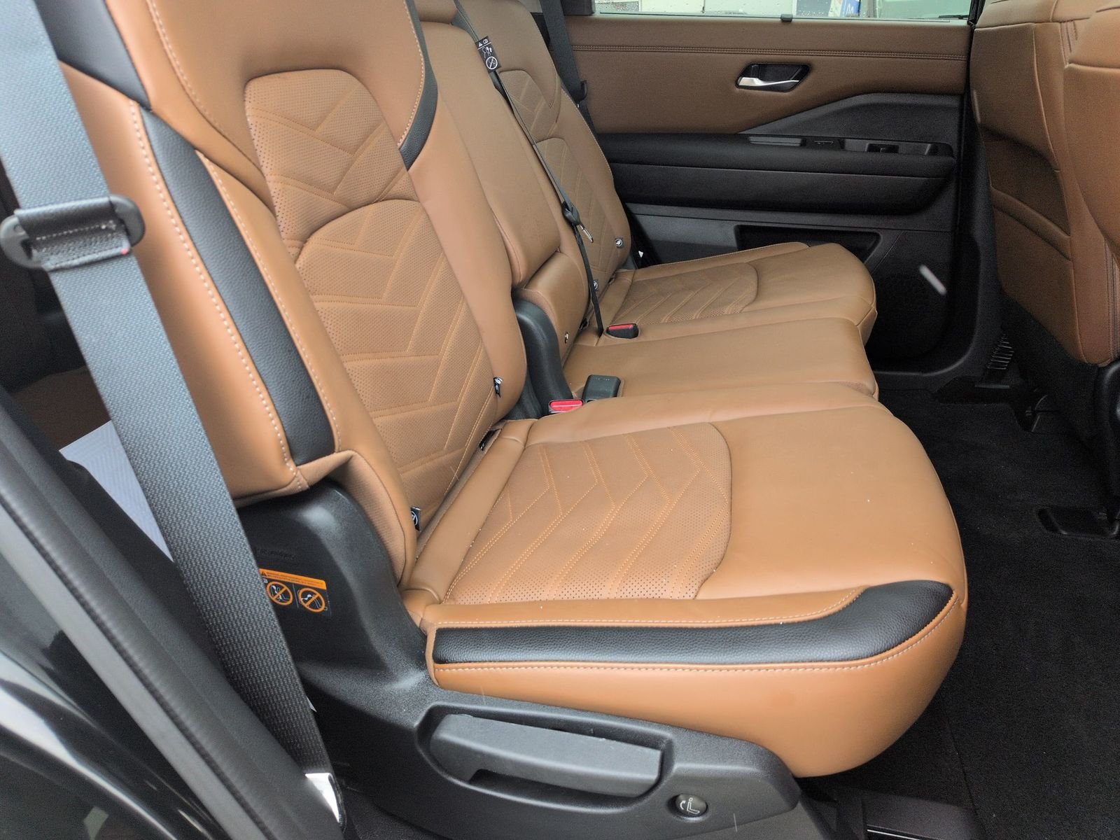 Certified Used 2024 Super Black Nissan Platinum image 33