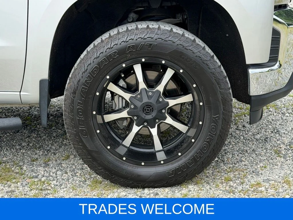 Used 2021 Silver Chevrolet LT image 9