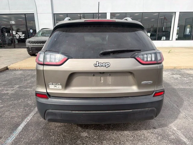 Used 2019 Beige Jeep Latitude image 5