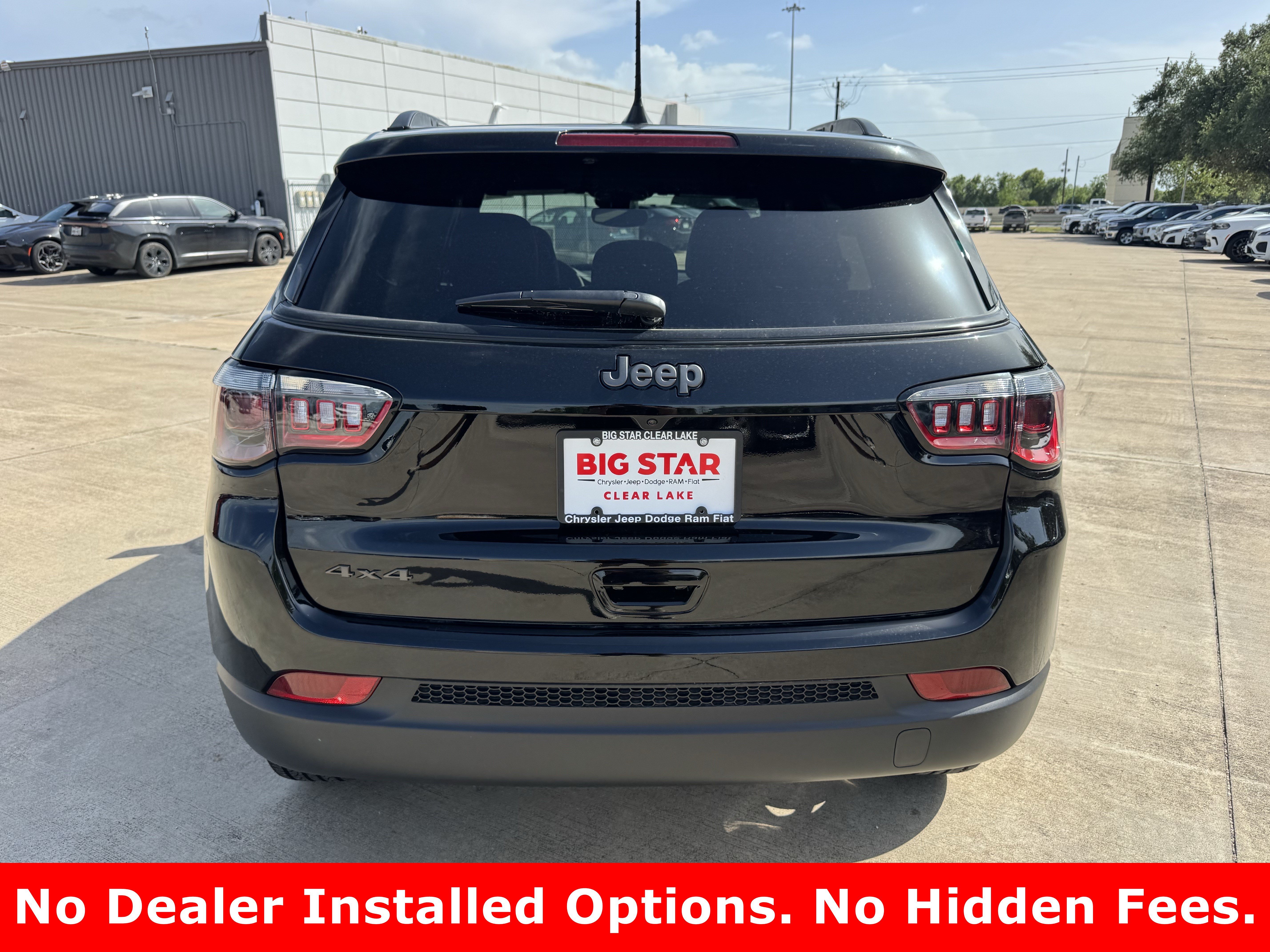 New 2026 Diamond Black Crystal Pearlcoat Jeep Latitude Altitude image 6