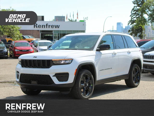 2025 Jeep Grand Cherokee Altitude* 4x4, Sunroof, Remote Start, Trailer Tow Package
