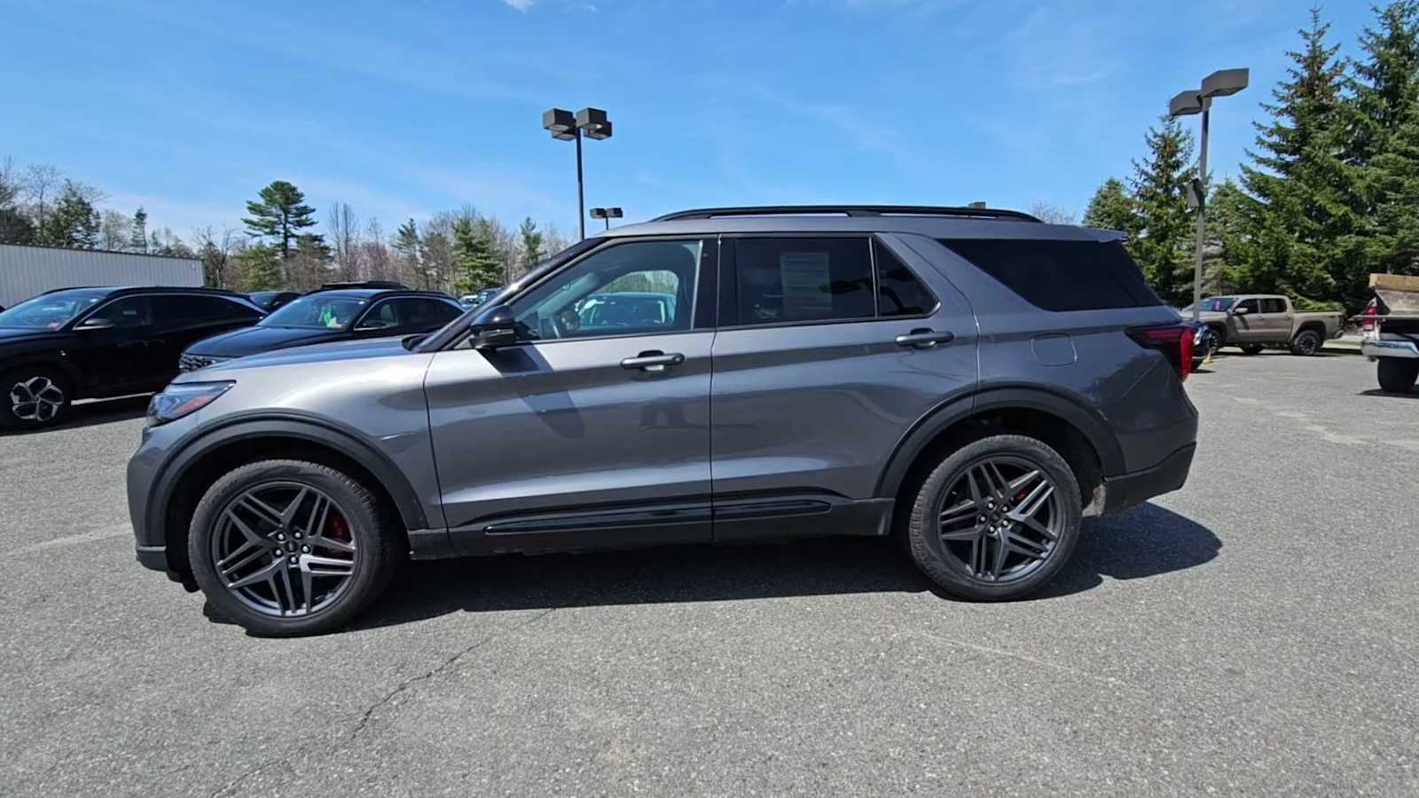 Used 2025 Carbonized Gray Metallic Ford ST-Line image 5