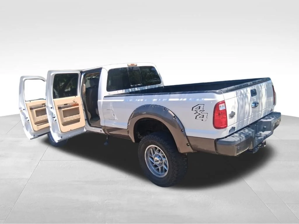 Used 2015 White Ford King Ranch image 18