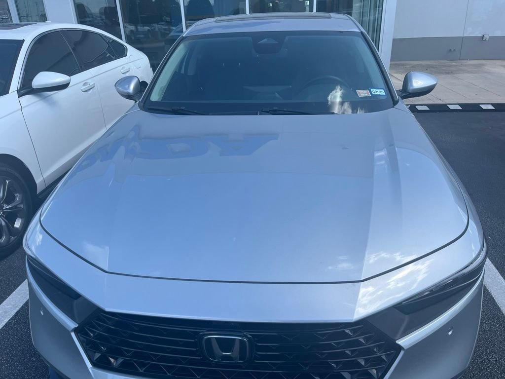 Certified Used 2023 Lunar Silver Metallic Honda EX-L image 2