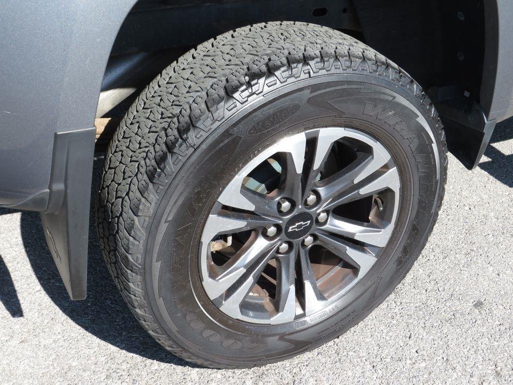 Used 2021 Steel Metallic Chevrolet Z71 image 10