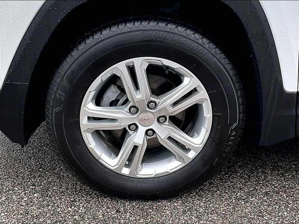 Used 2024 White GMC SLE image 7