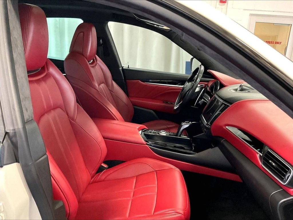 Used 2022 White Maserati Modena image 11
