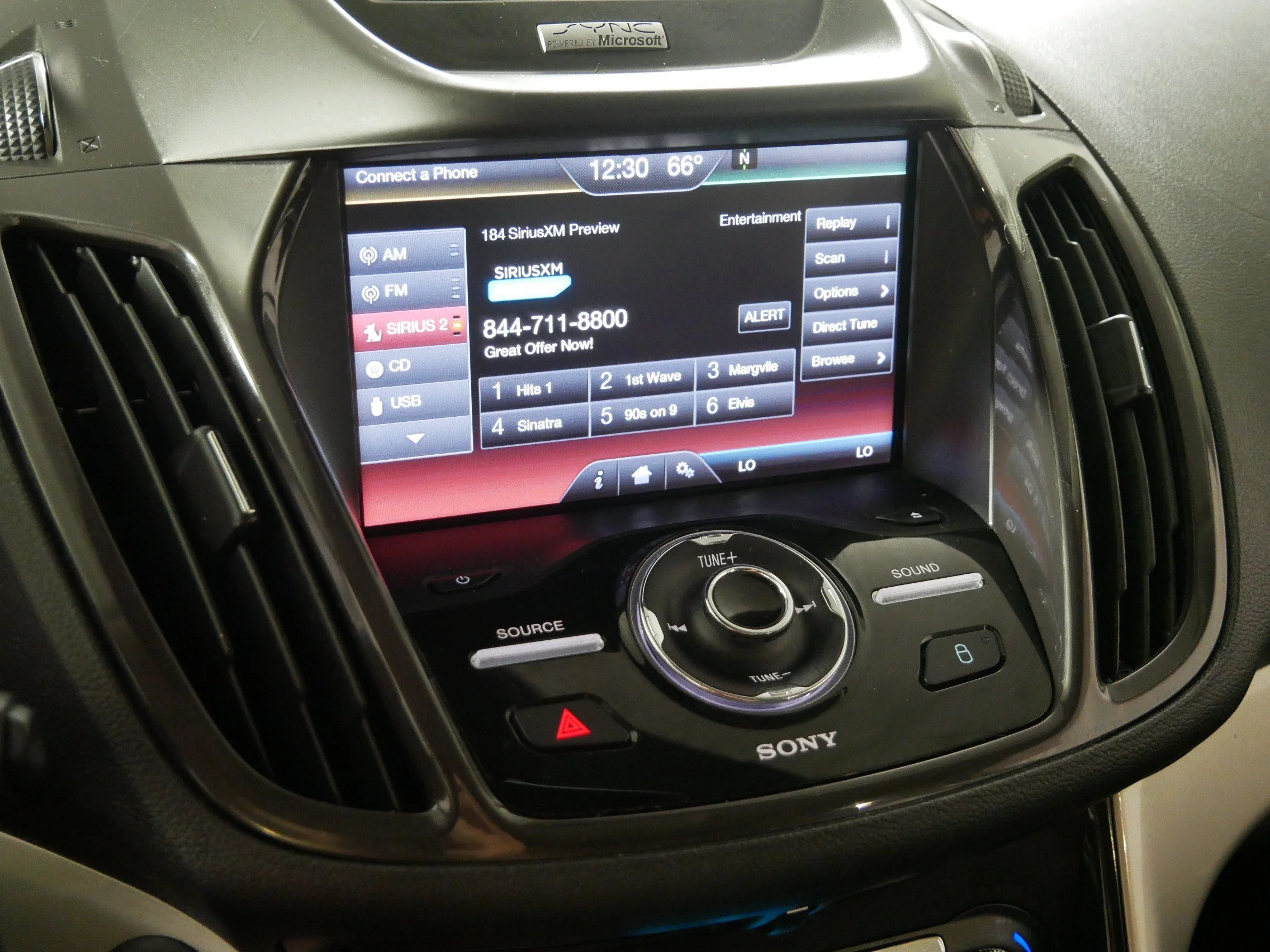 Used 2013 White Platinum Tricoat Ford SEL image 22