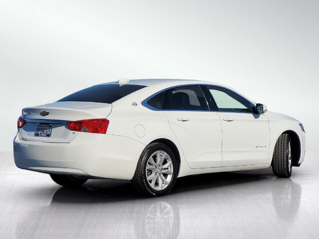 Used 2019 SUMMIT WHITE Chevrolet LT image 5