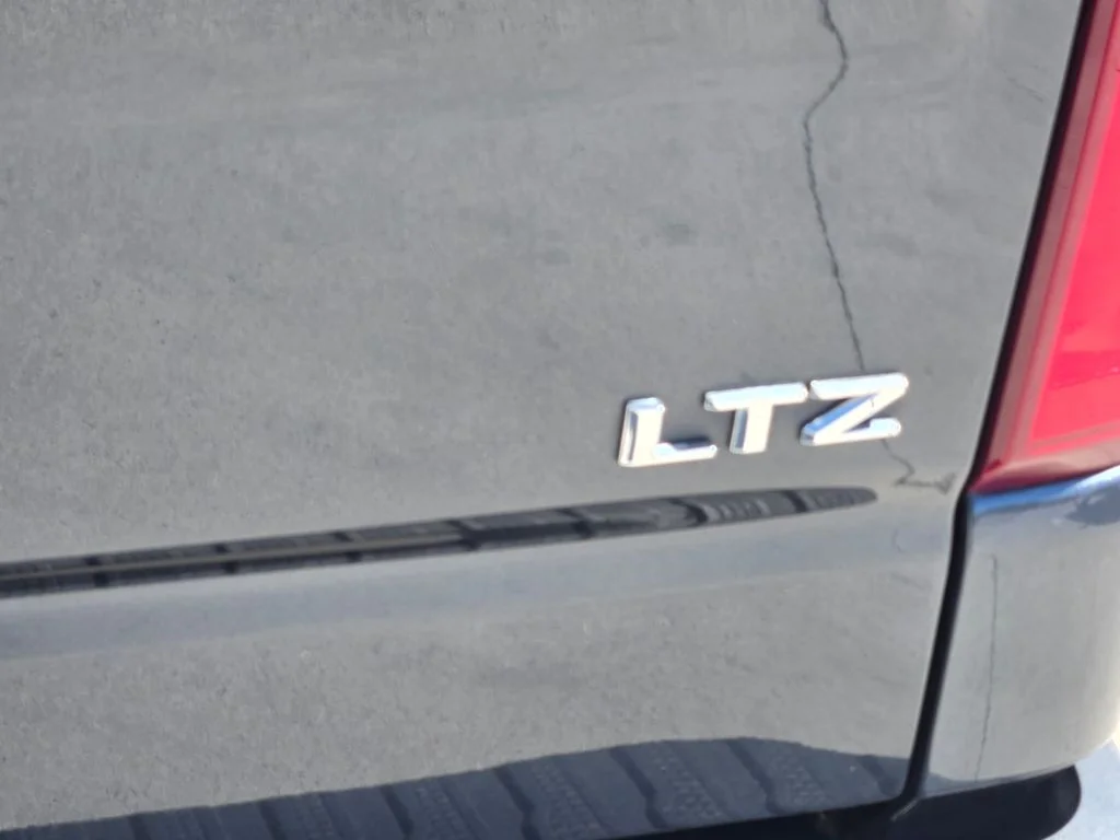 Used 2020 Shadow Gray Metallic Chevrolet LTZ image 5