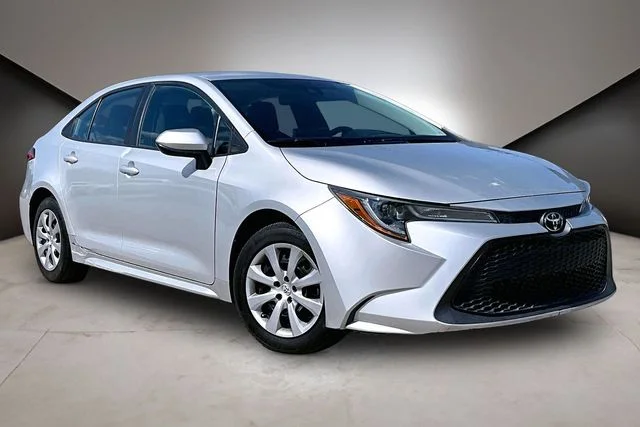 Used 2022 Silver Toyota LE image 2