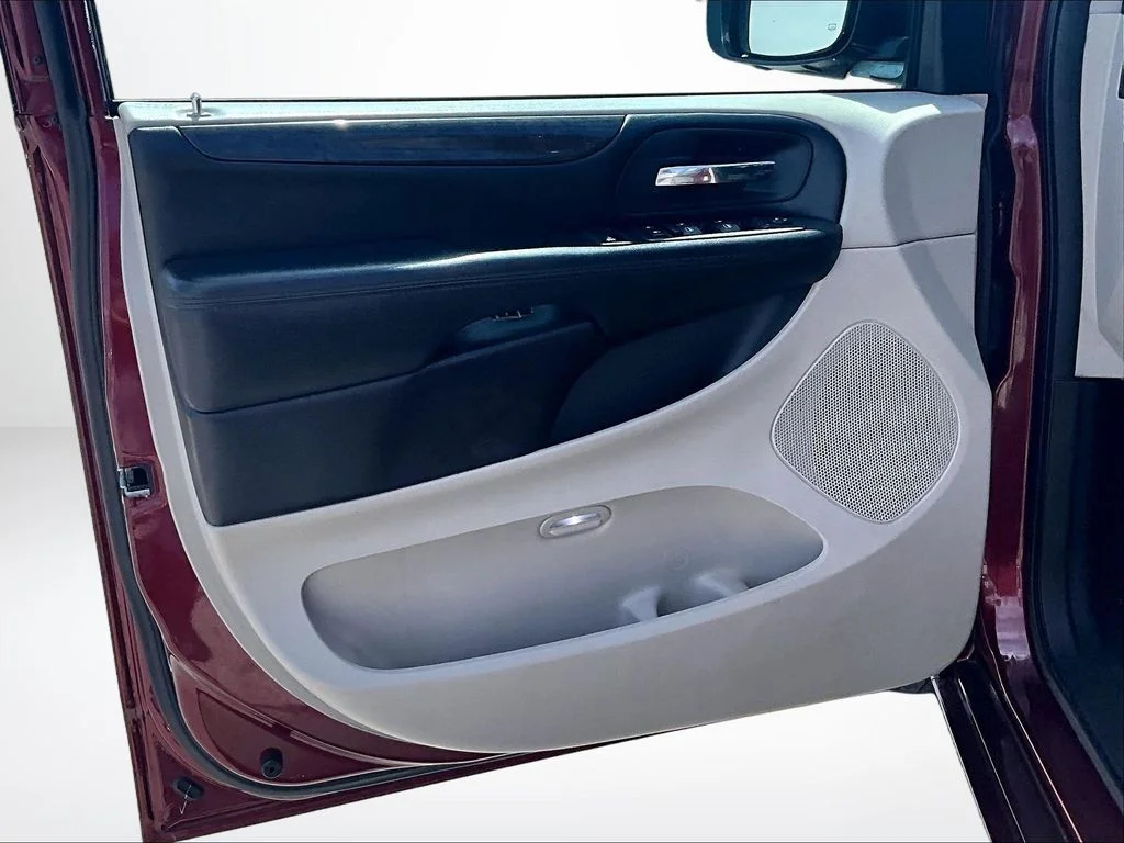 Used 2019 Red Dodge SE image 23