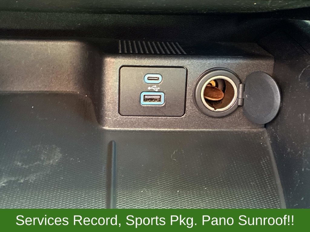 Used 2021 Black Ford SE image 30