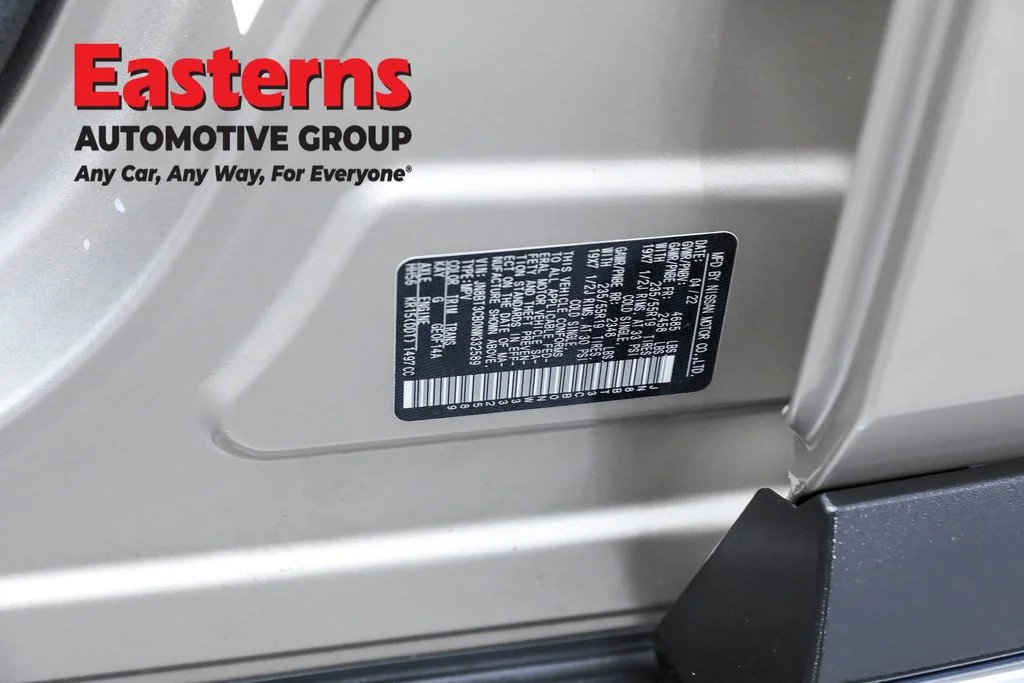 Used 2022 Silver Nissan SL image 33