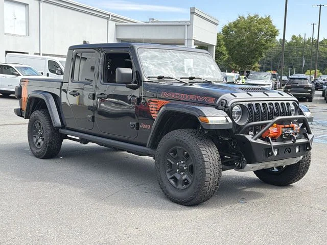 Used 2020 Black Jeep Mojave image 14