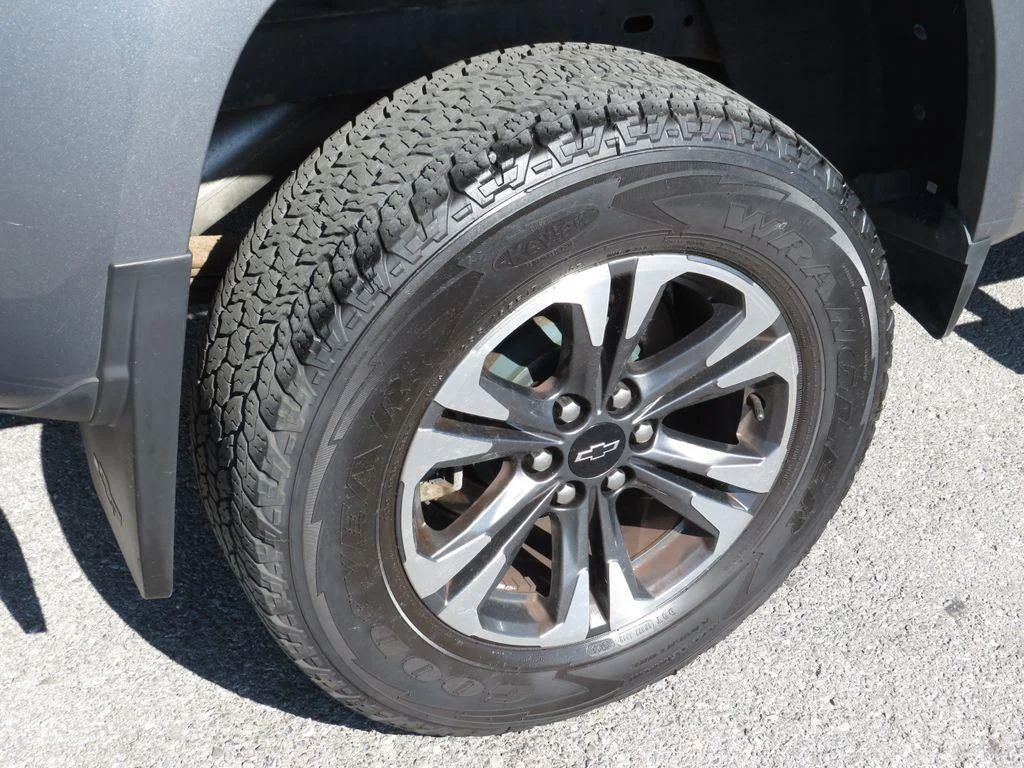 Used 2021 SATIN STEEL METALLIC Chevrolet 4WD Z71 image 10