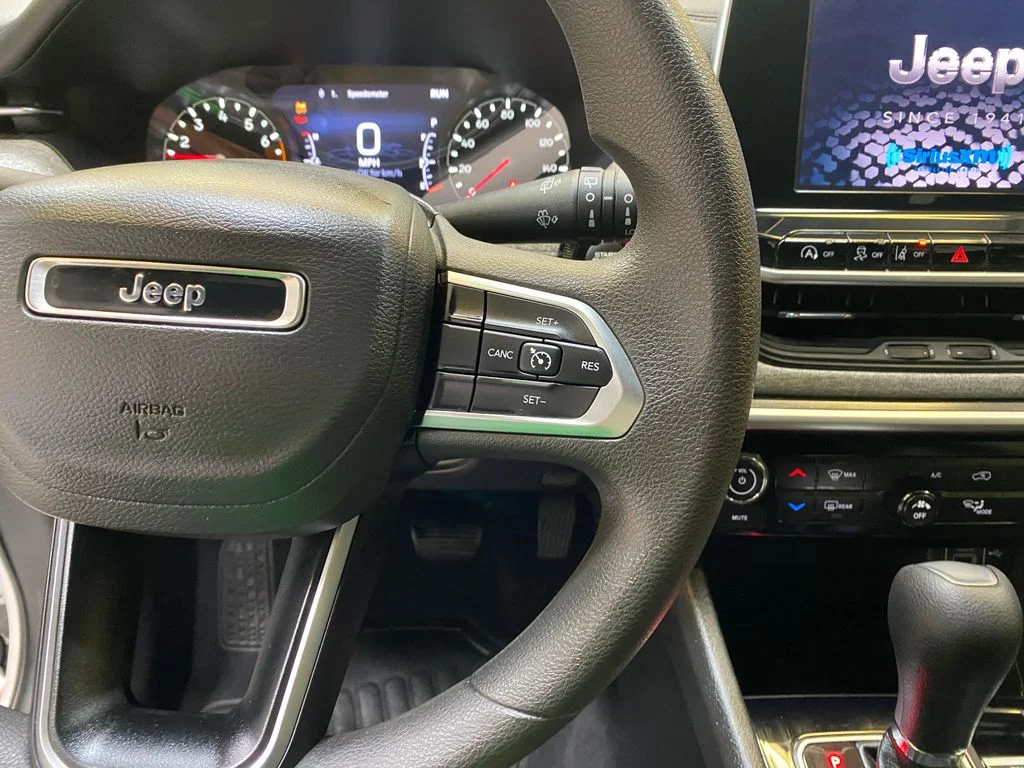 Used 2025 White Jeep Sport image 31