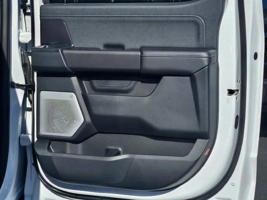 New 2026 Oxford White Ford Lariat® image 40