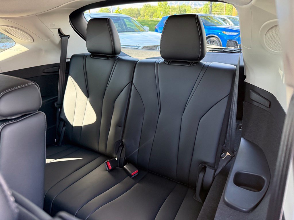 Used 2026 Solar Silver Metallic Acura Technology Package image 17
