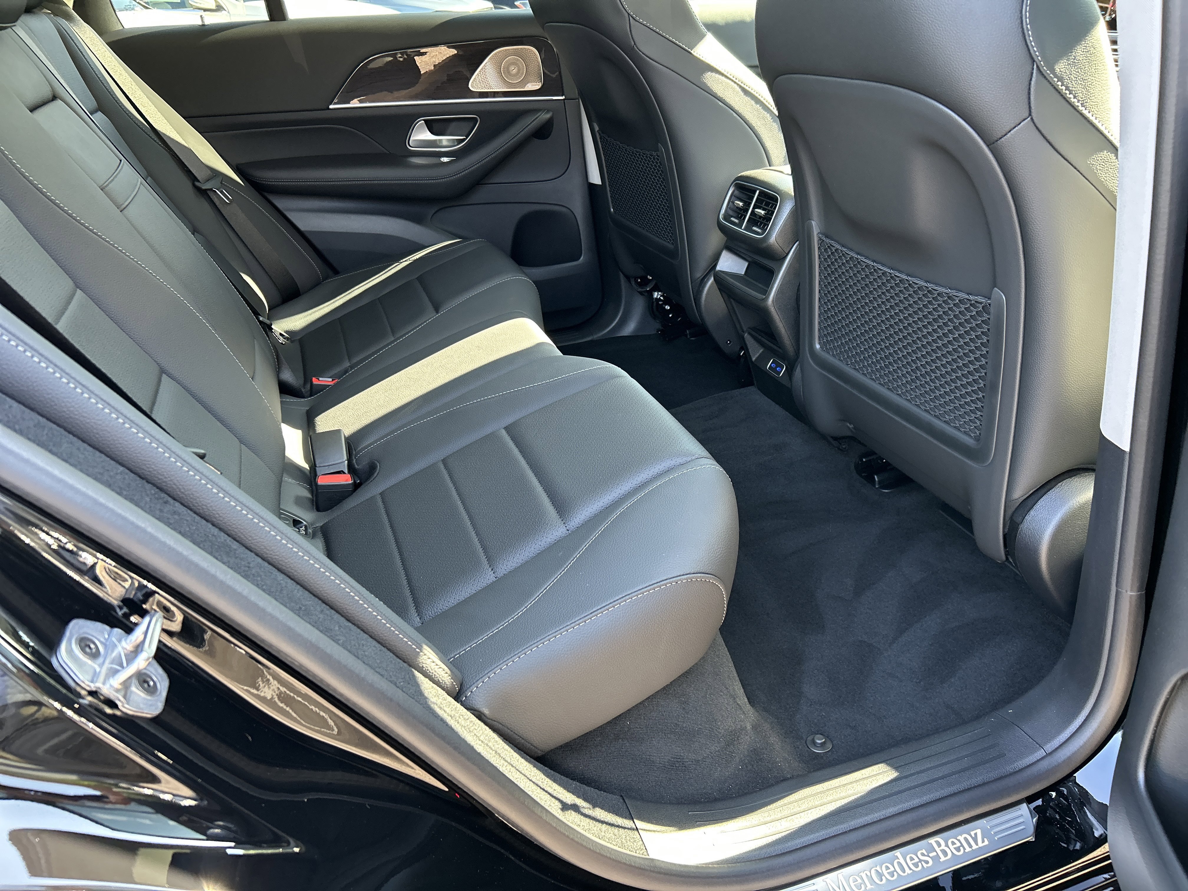New 2026 Black Mercedes-Benz GLE 450 4MATIC® SUV image 39