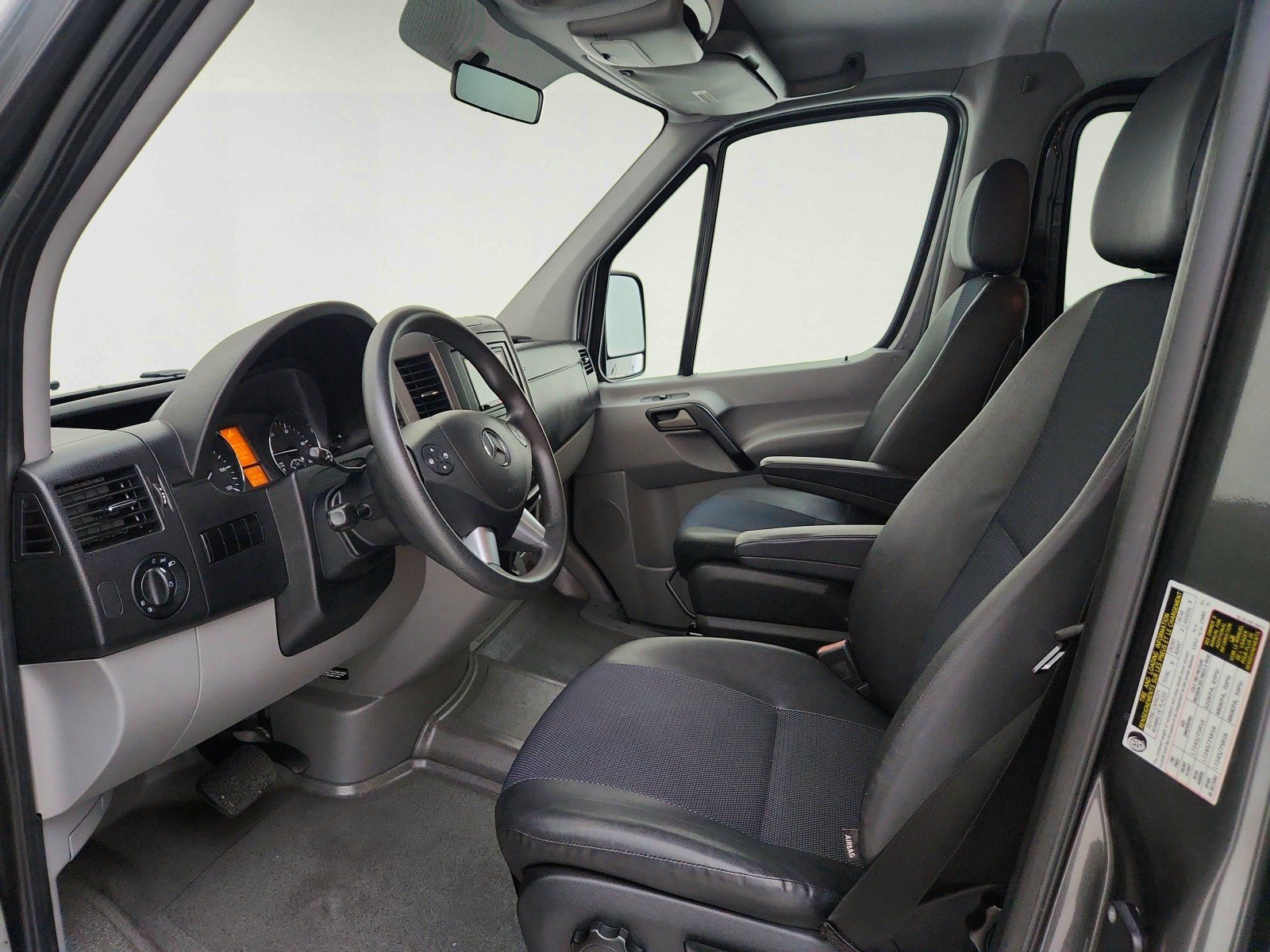 Used 2016 Graphite Gray Metallic Mercedes-Benz crew no seats image 16