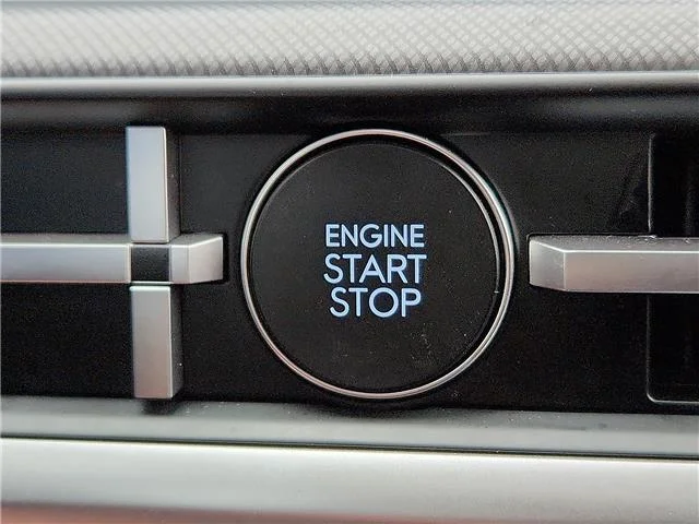 Used 2026 White Hyundai SEL All-Wheel Drive image 15
