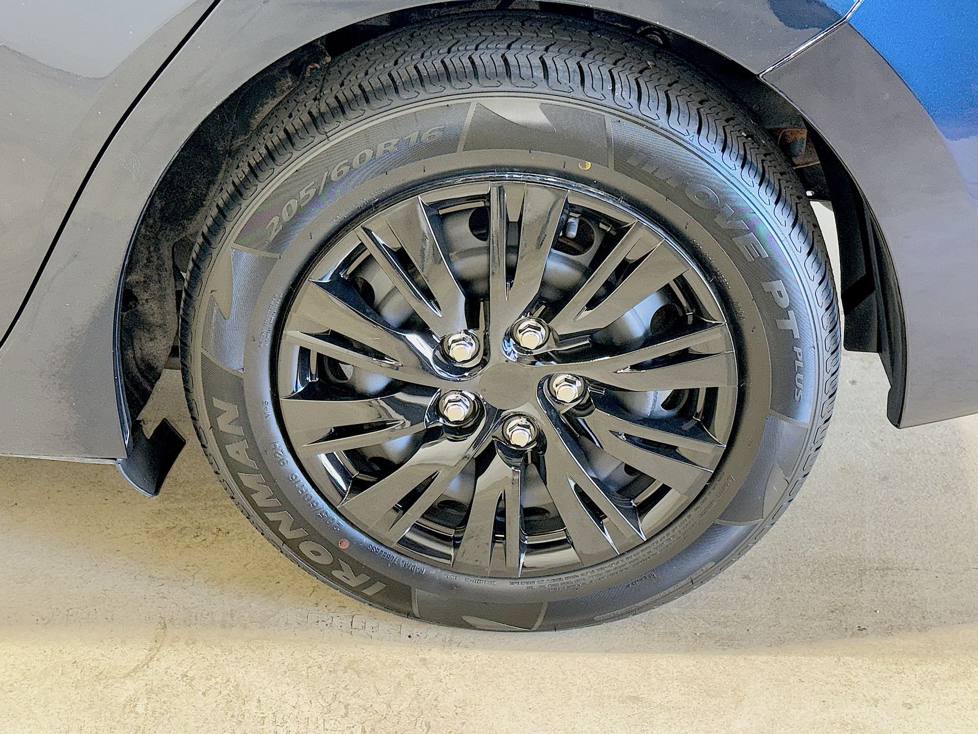 Used 2018 Blue Mazda Sport image 30
