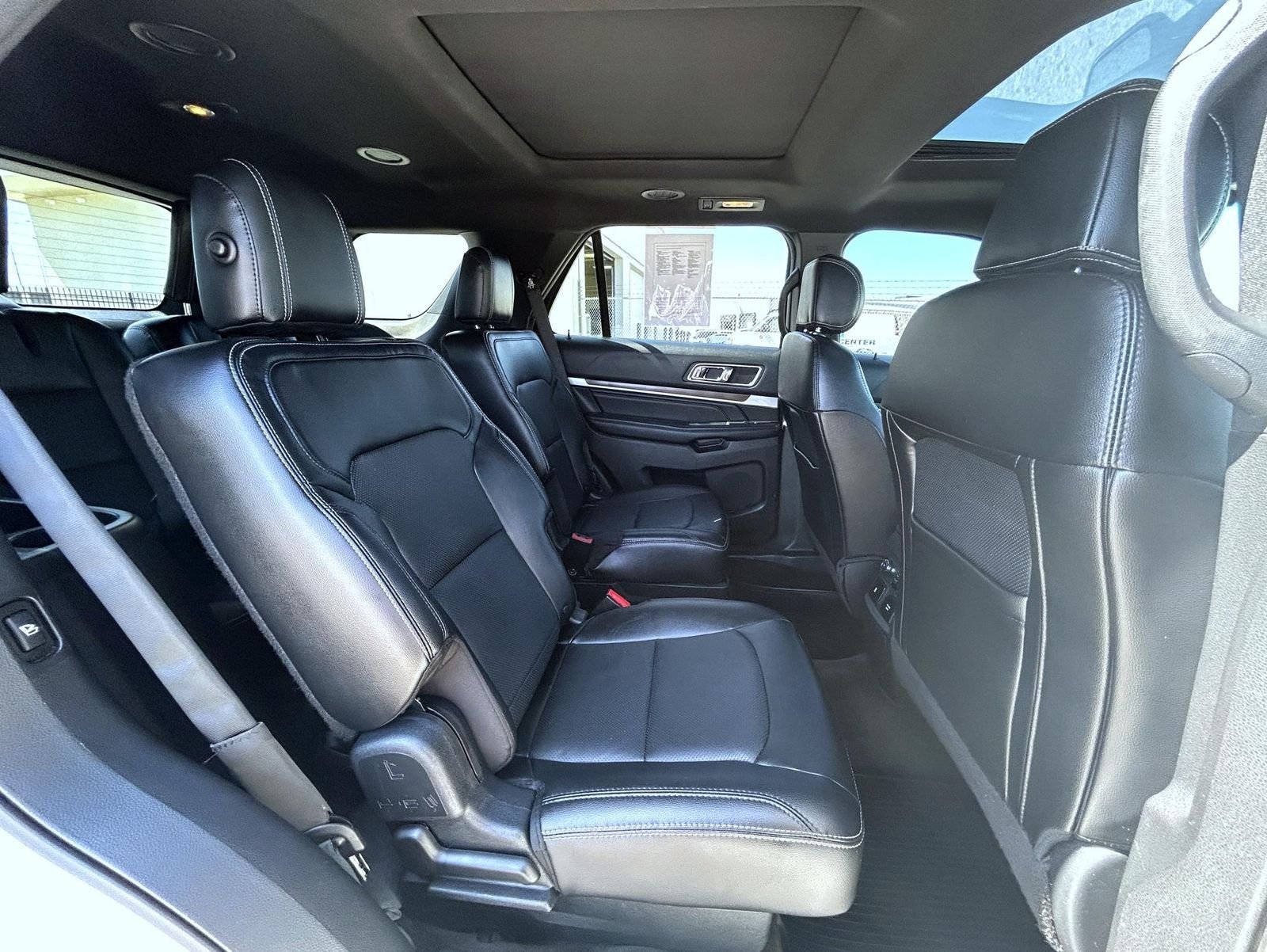 Used 2016 White Ford Limited image 19