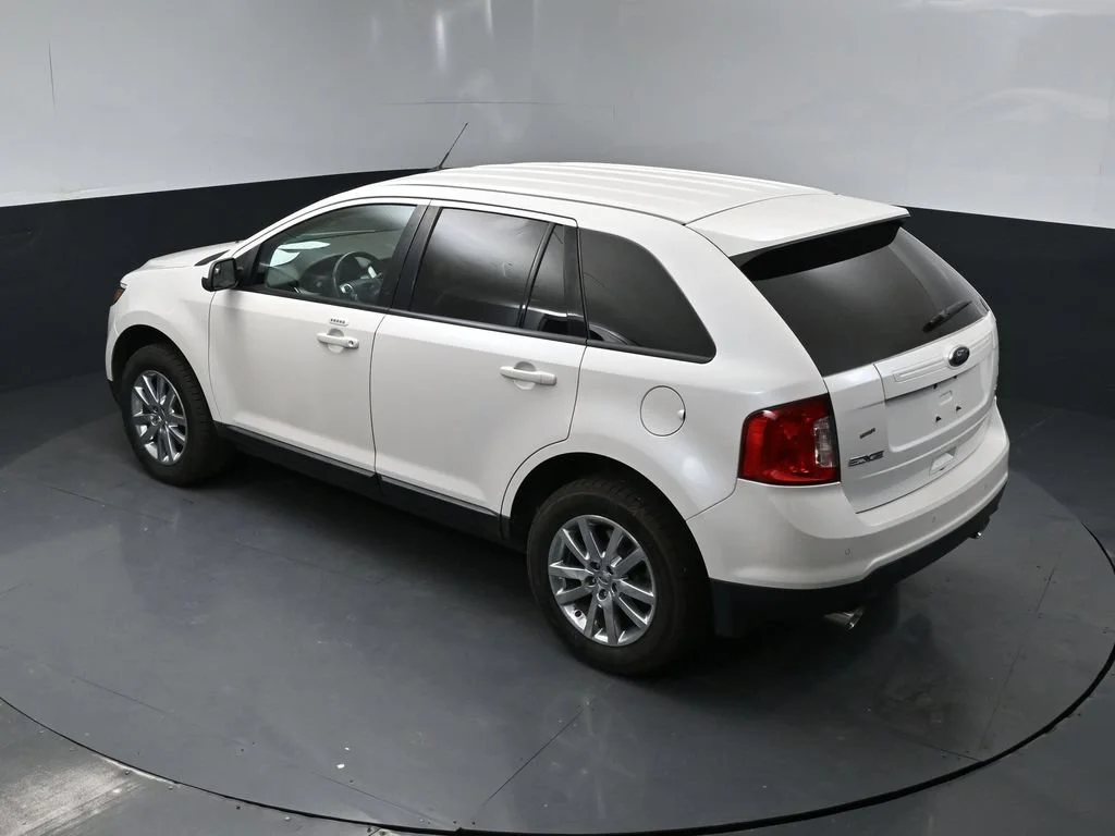 Used 2014 White Ford SEL image 9