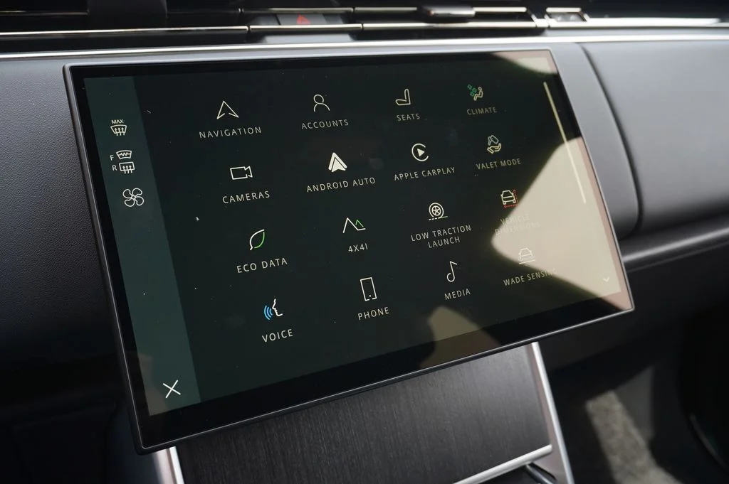 New 2026 Santorini Black Land Rover SE image 20