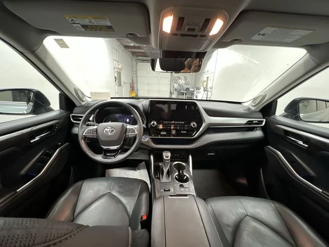 Used 2021 Blue Toyota Platinum image 22
