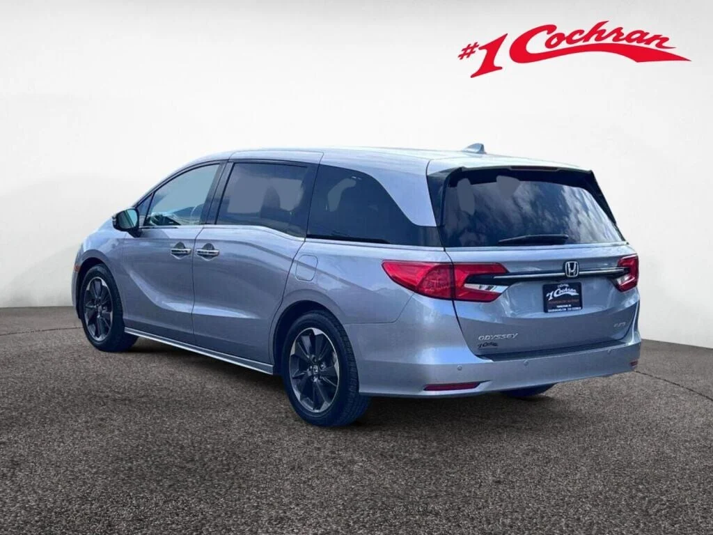 Used 2022 Lunar Silver Metallic Honda Elite image 9